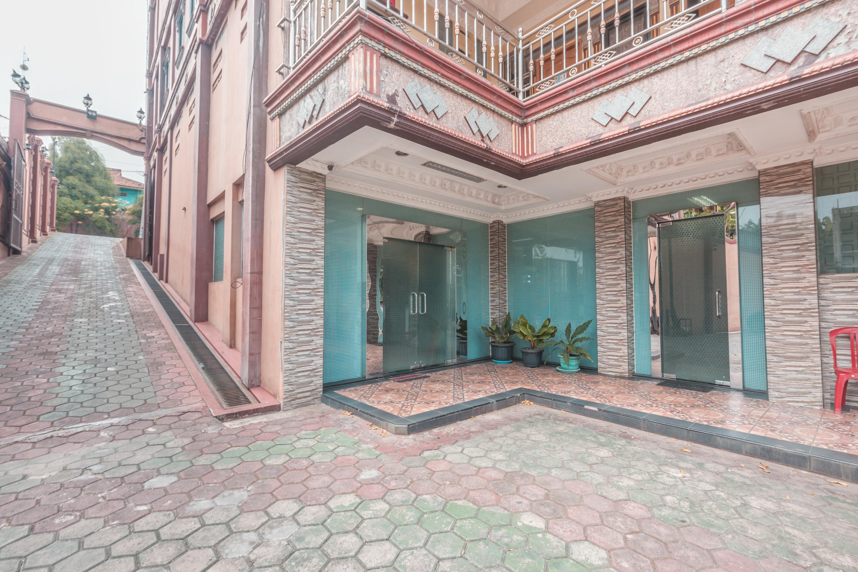 Super Oyo 1640 Fallinda Hotel Bogor Eksteriør billede